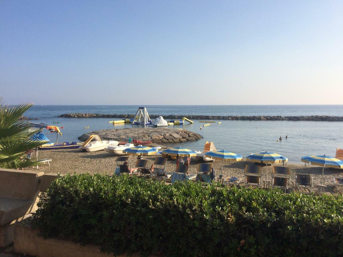 Apartamento Bistrot Del Mare Santo Stefano al Mare Exterior foto